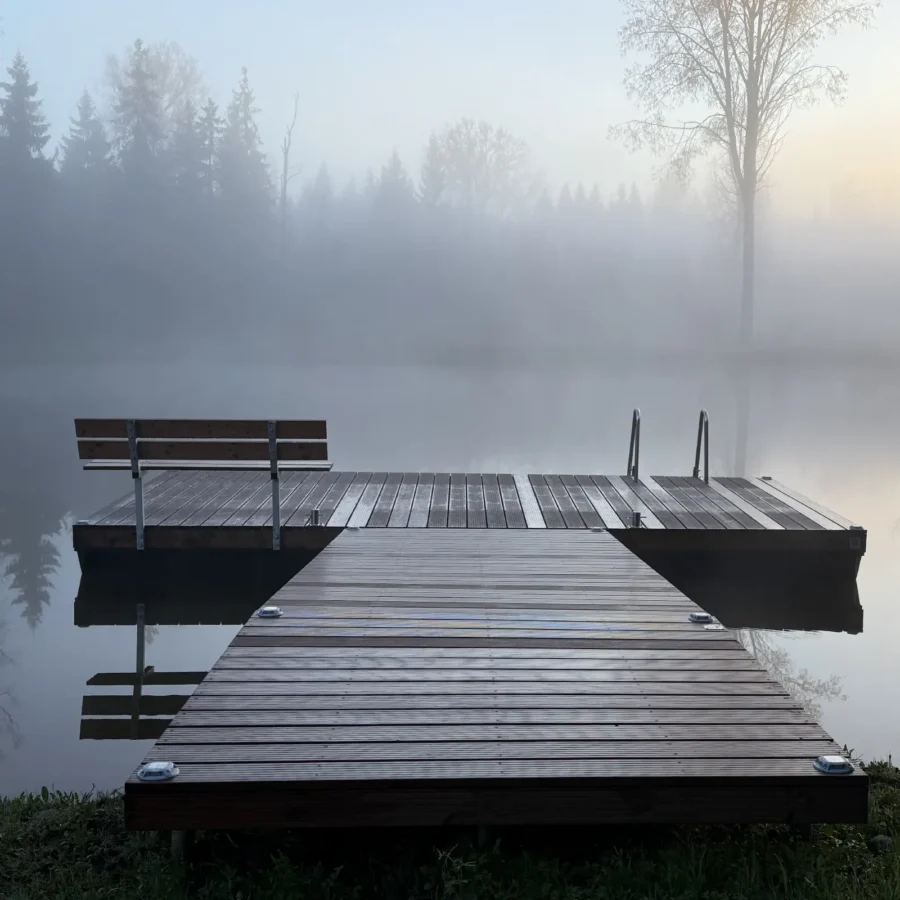 Äärmiselt avar ja suure kandevõimega 3,0×6,0 m ujuvsild 2,0×4,0 m käigusillaga. 475L pontoonid – paadisillaks suuremale veekogule. Eestis toodetud.
